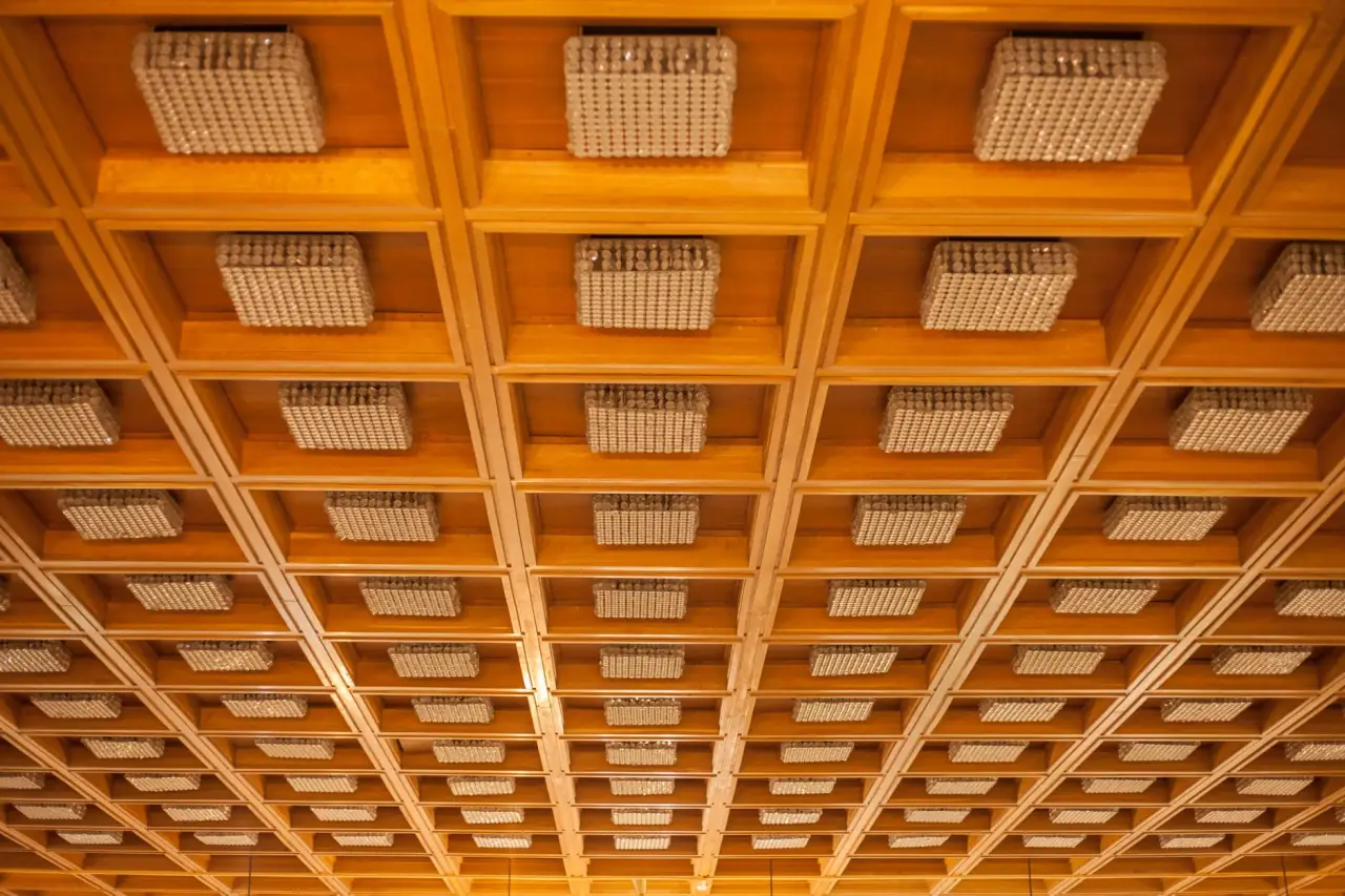 广州智点智能科技为您解析光电开关与接近开关的核心差异及应用选型